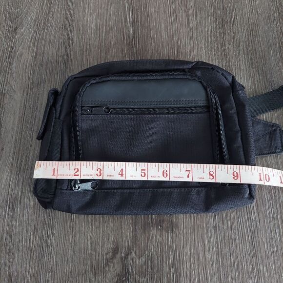 Swiss Army Equipped Black Fanny Pack Waist Bag - Picture 8 of 9
